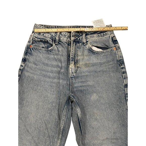 Zara Womens High-Waisted Wide-Leg Jeans With Frayed Hem In Light Wash Denim - Picture 8 of 9